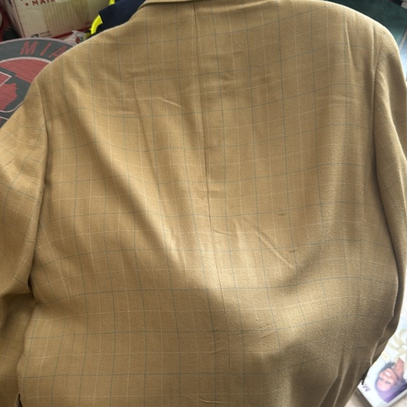 Men’s, size 40, pure silk, three button, sport coat, very professional - Picture 6 of 7